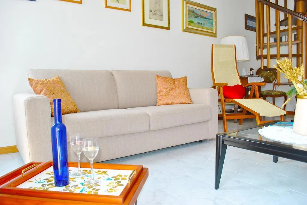 Palm Bay Garden Apartment Sala Comacina