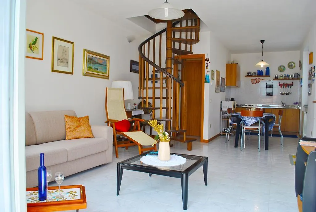 Palm Bay Garden Apartment Sala Comacina