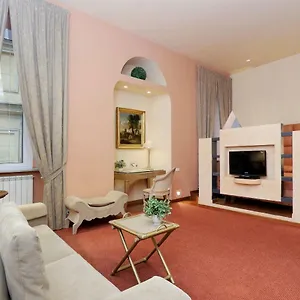 https://manieri-private-accommodations.it-romehotels.com